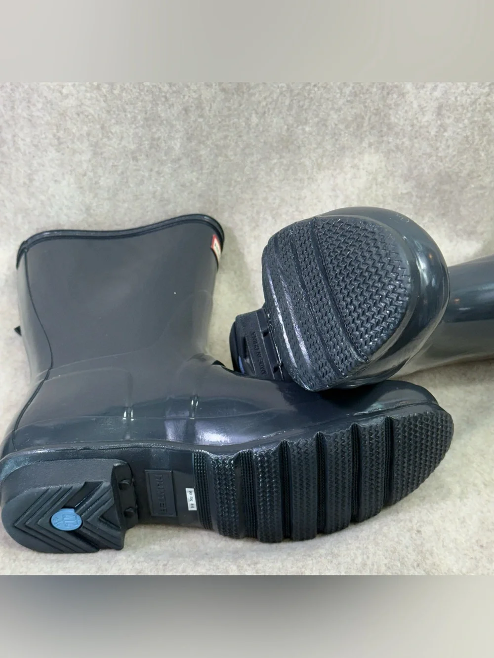 Hunter Short Gloss Rain/GardenBoots Women’s in Charcoal Like New Condition Sz 10
